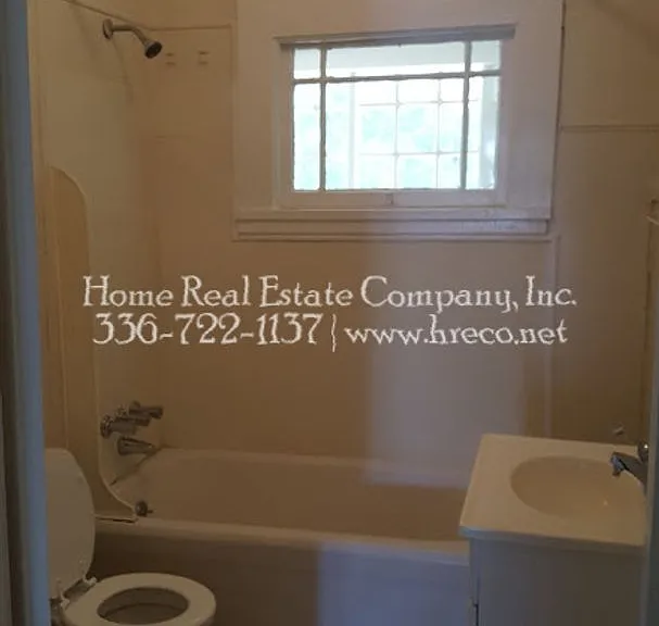 1346 Westbrook Plaza Dr — Photo 6