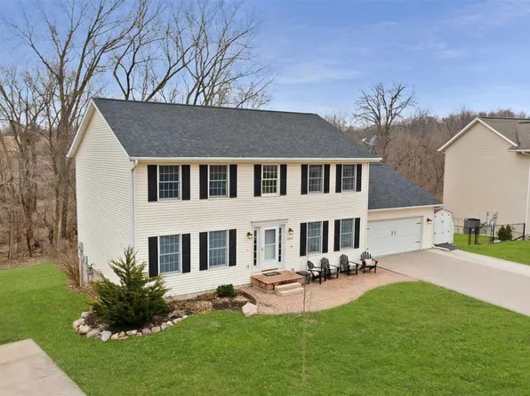 2424 N Ridge Dr, Coralville, IA 52241