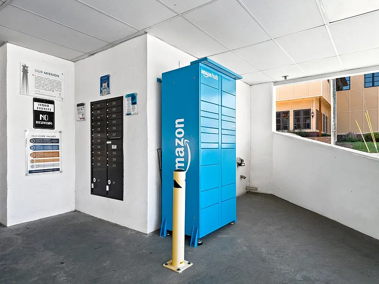 State Street Flats Apartments Amazon Locker
