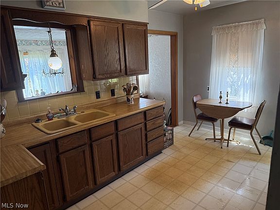 4th image of 533 Forest Hill Dr