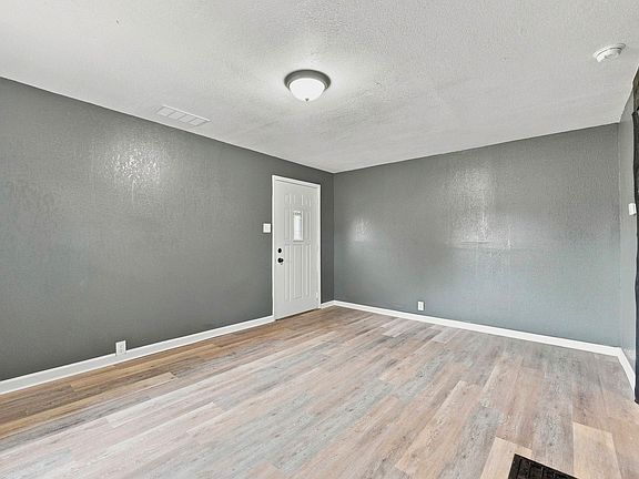 4th image of 2312 Whitmore Ave