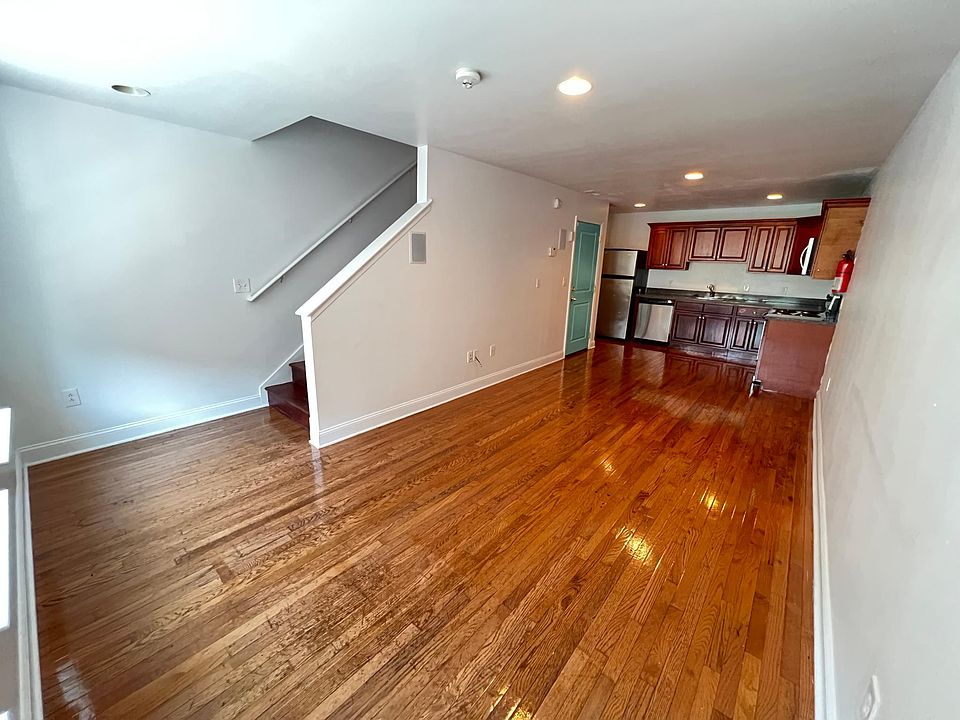 1st image of 1937 N Gratz St #2