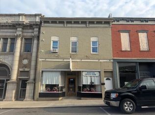 108 Vine St, Macon, MO 63552