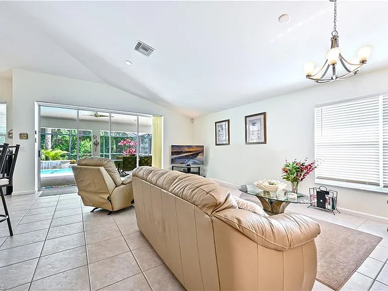 6453 Autumn Woods Blvd — Photo 14