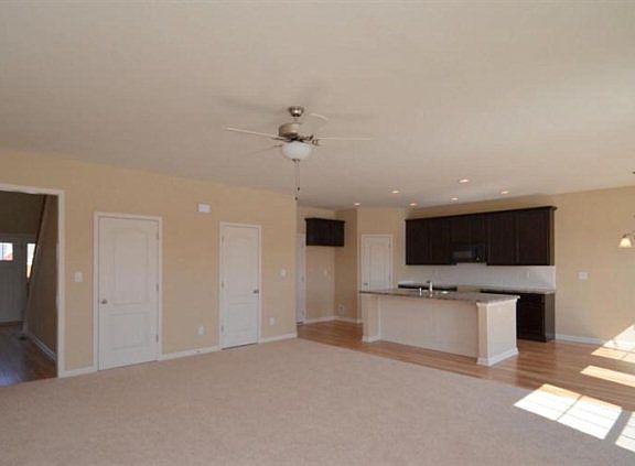 5th image of 4184 Stonecrop Dr