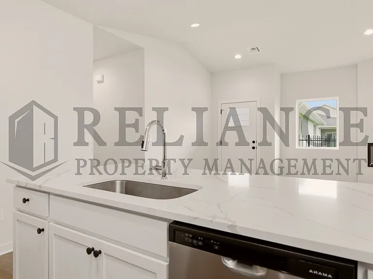 204 N Gowen St — Photo 29