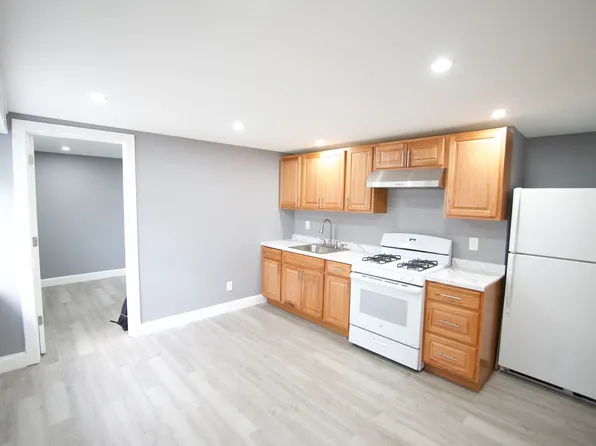 74 W 17th St #2, Deer Park, NY 11729