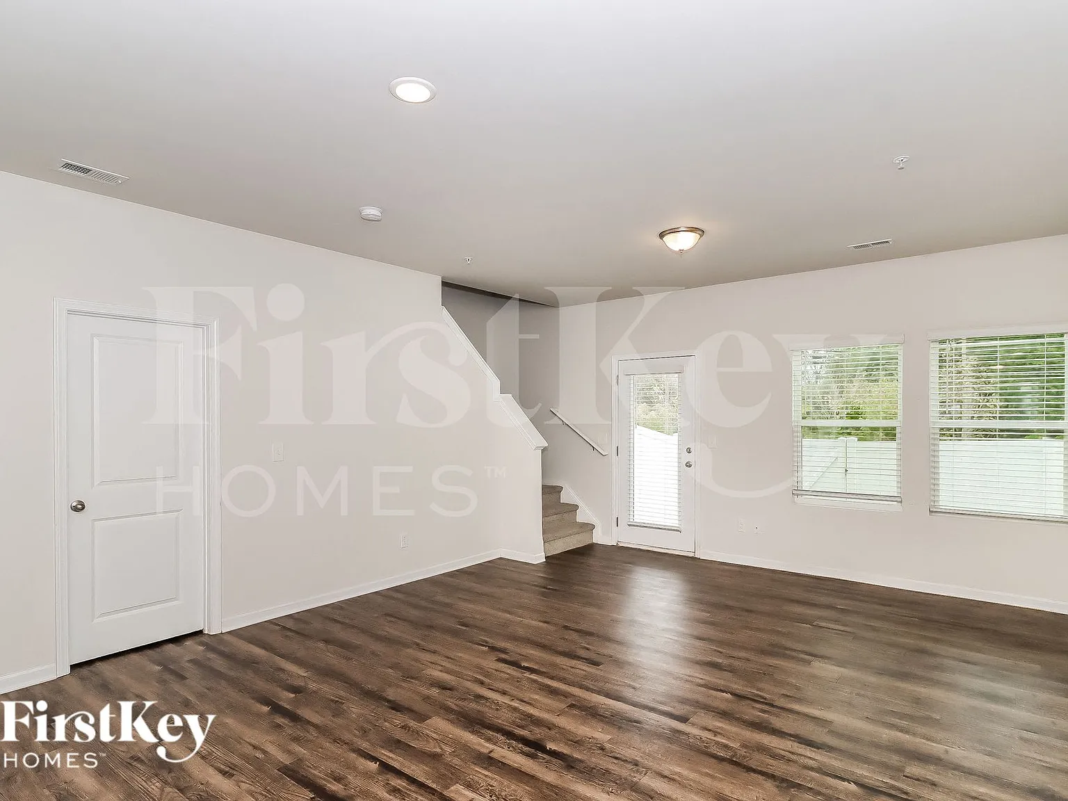 3 bed, 2.5 bath, 1609 sqft, $2,155 — Photo 4