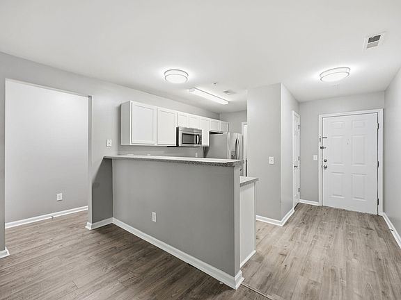 4th image of 1801 Trailwood Heights Ln