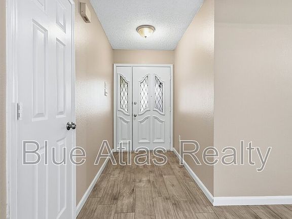 3rd image of 6526 Aires Dr