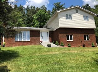 2490 Hillside Dr, Indiana, PA 15701