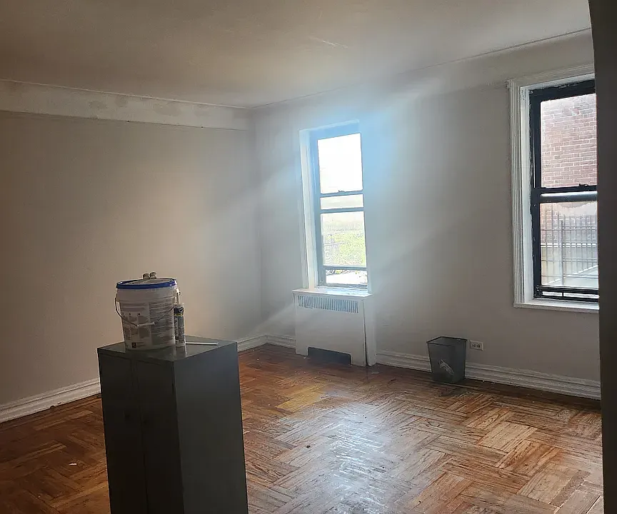 4915 Broadway #2M