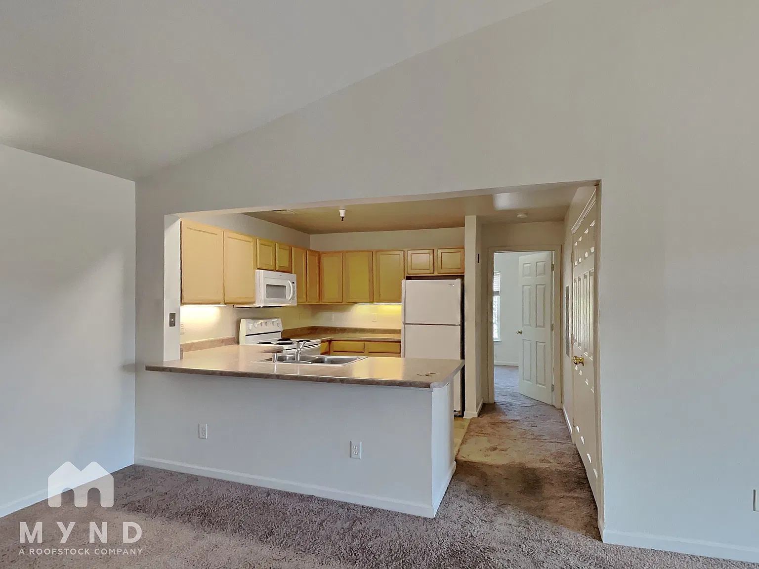 3 bed, 3.0 bath, 1164 sqft, $2,295 — Photo 4