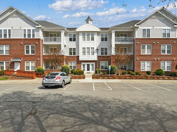 437 Eyam Hall Ln, Apex, NC 27502