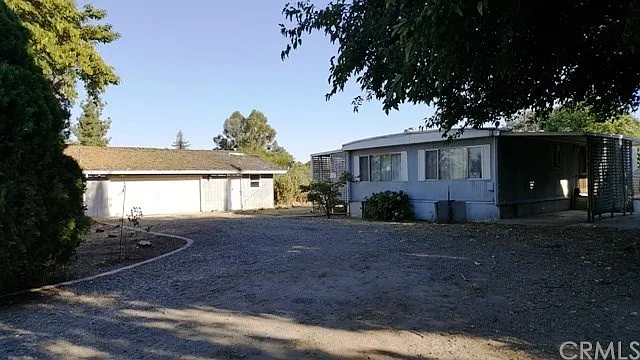 310 Laurellen Rd photo 1