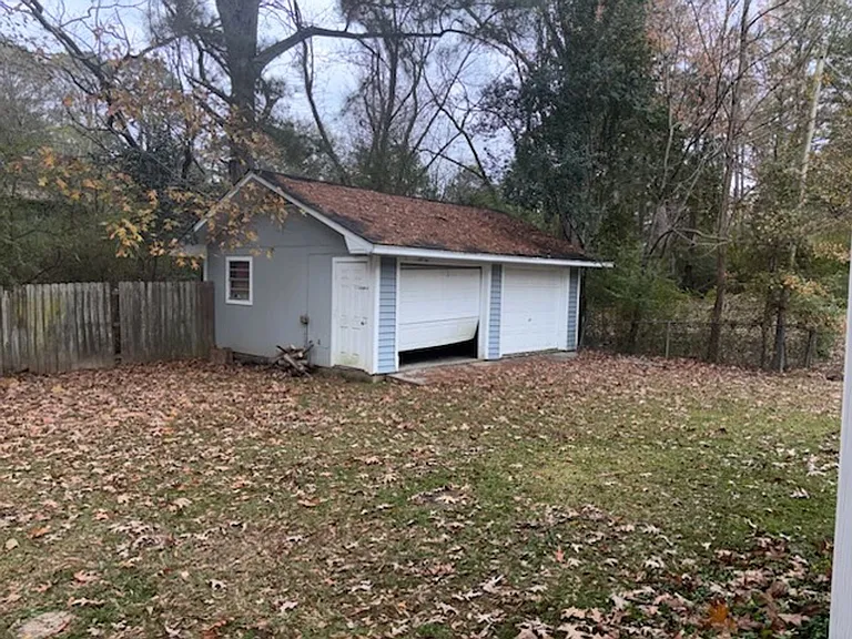 2860 Charleston Dr — Photo 9