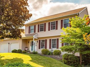 30 Pondview Ln, Bristol, CT 06010