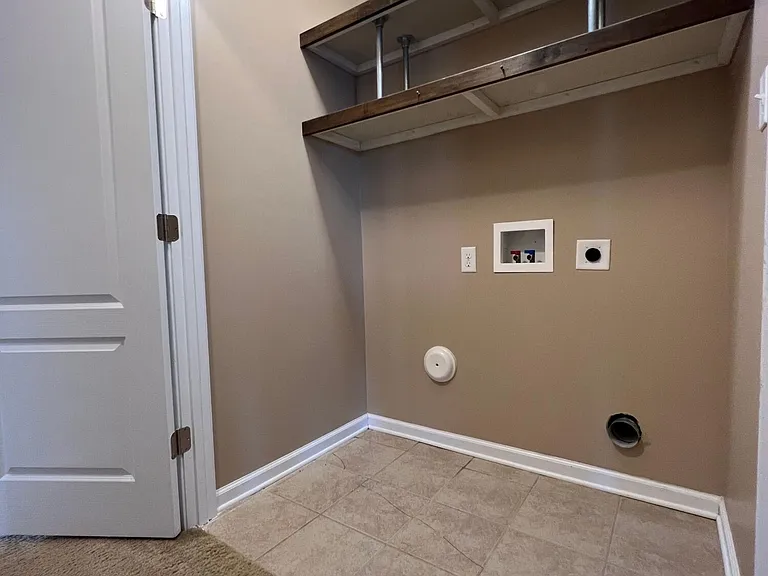 704 Radiant Dr — Photo 9