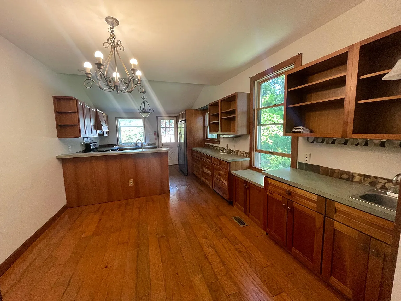 210 Mannion St — Photo 3