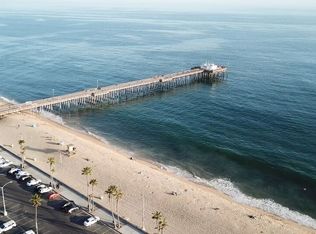 702 E Oceanfront, Newport Beach, CA 92661
