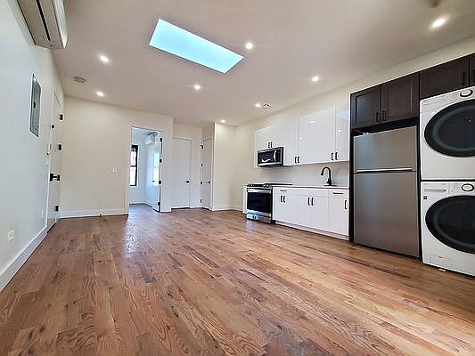 1st image of 70 Beaver St #3