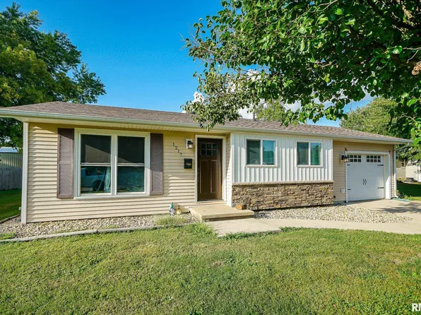 1217 E Locust St, Canton, IL 61520