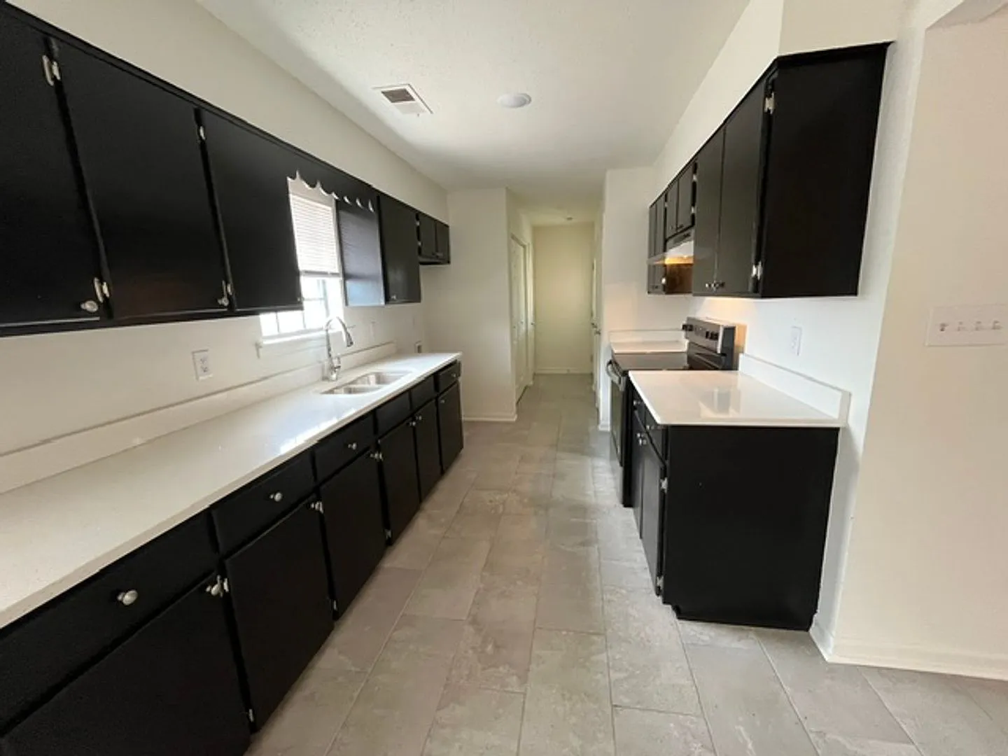 Renovated 3 Bedroom 2 Bath Home for Rent! — Photo 3