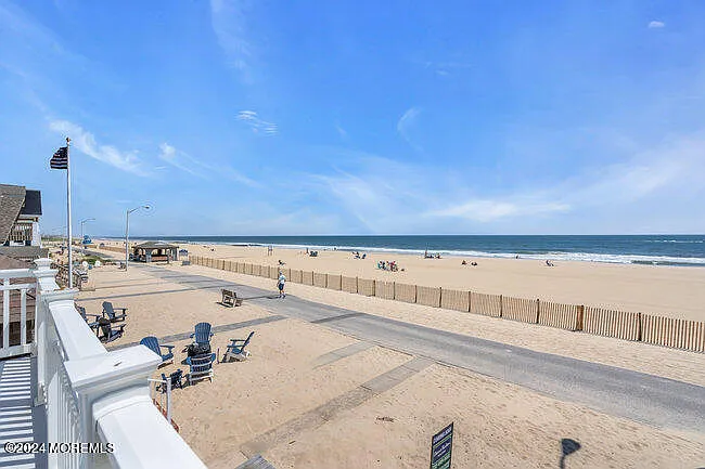 157 Beachfront Front — Photo 37