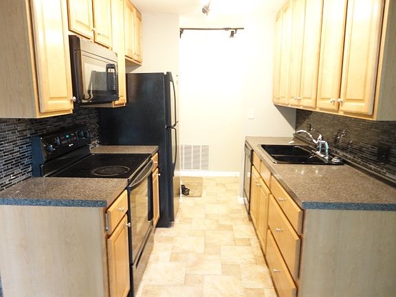 3rd image of 5830 Oakwood Dr APT 4L