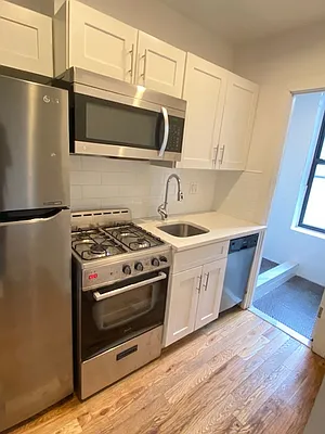 Rented by REAL New York | media 23