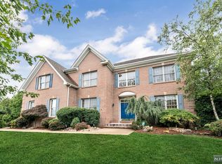 42 Almadera Dr, Wayne, NJ 07470