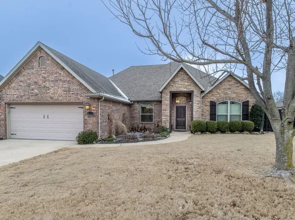 4667 N Rockledge Dr, Fayetteville, AR 72764