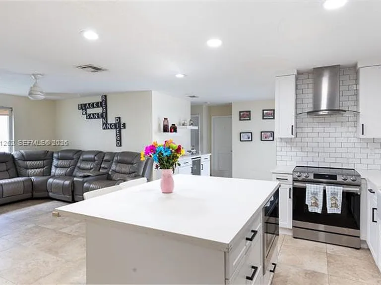 2400 NW 103rd Ave #2400 — Photo 12