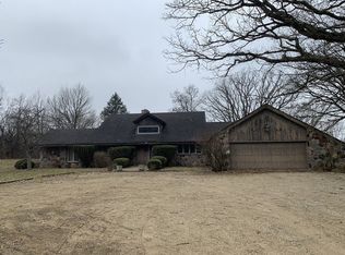 317 S Valley Hill Rd, Woodstock, IL 60098