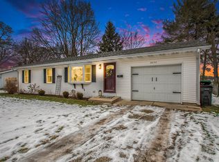 70137 Maple Dr, Edwardsburg, MI 49112