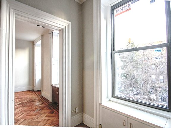 4th image of 75 1st Pl APT 3