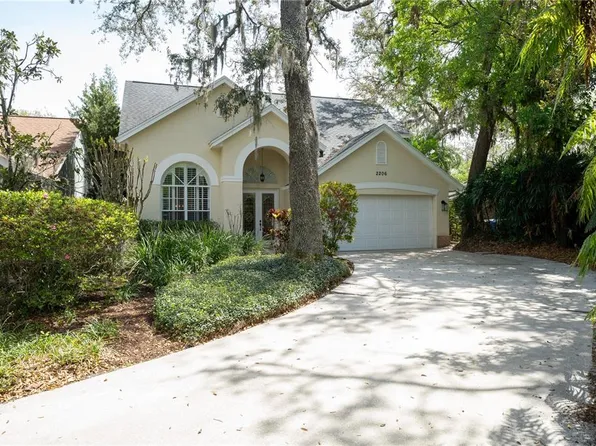 2206 Green Oaks Ln, Tampa, FL 33612