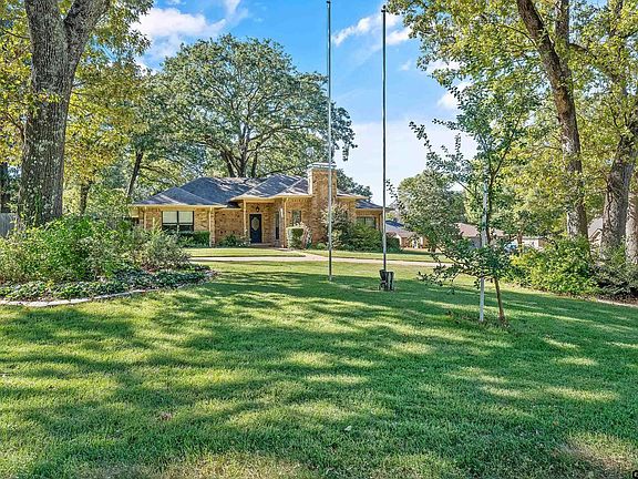 4th image of 313 Royal Cir
