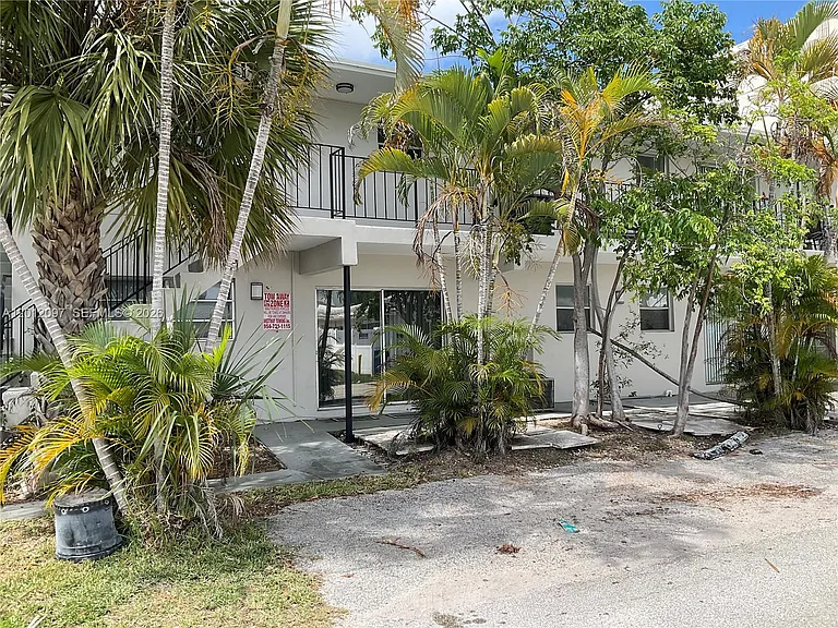 510 SE 9th St #5 — Photo 13