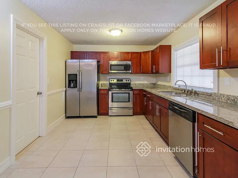 22816 SW 65th Way — Photo 5