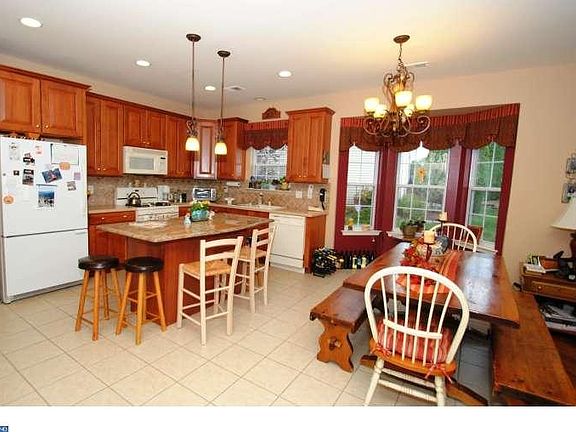 5th image of 16 Maidenflower Ln