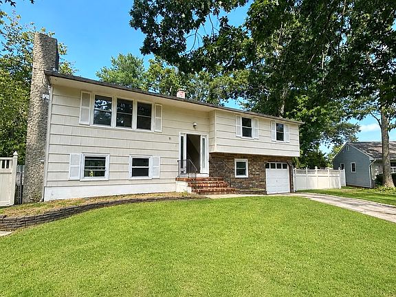 3rd image of 5 Drexel Ct