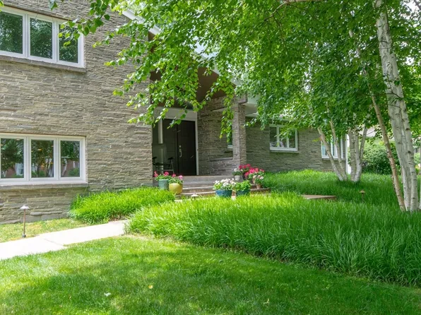 72 Tecumseh Dr, Longmeadow, MA 01106