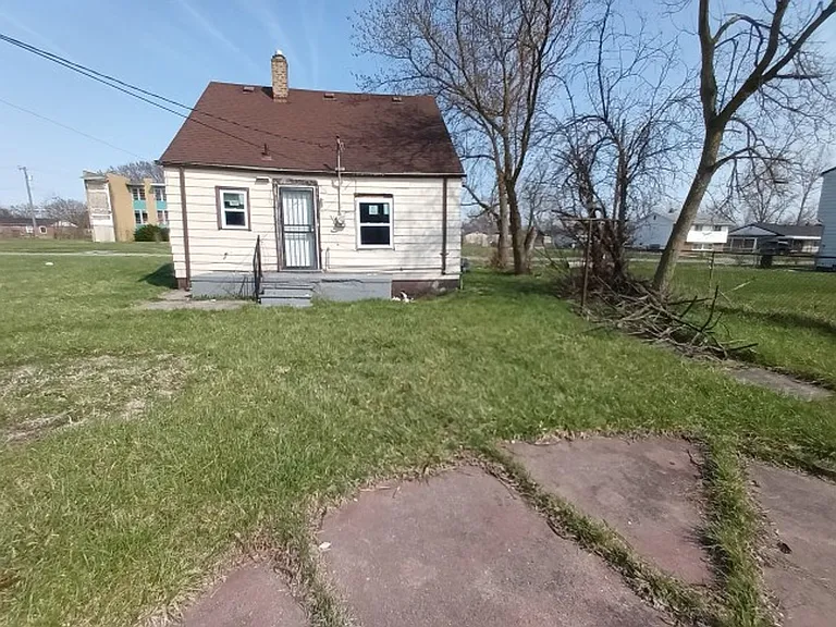 4080 Isabelle St — Photo 3