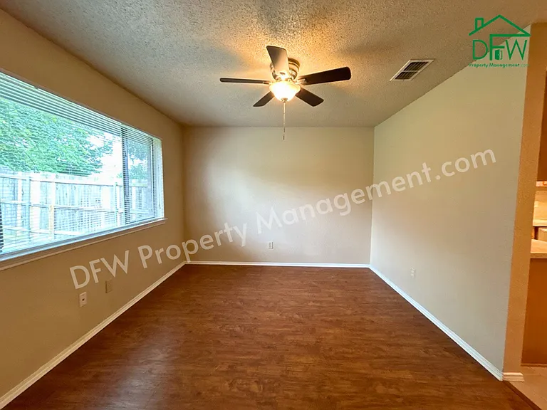 2412 Amber Hill Ln — Photo 43