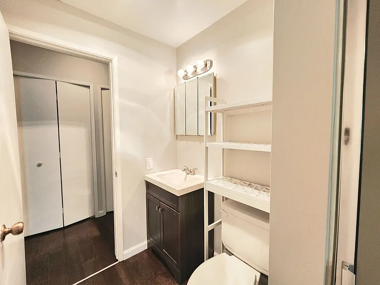 320 Peninsula Ave #213 — Photo 29
