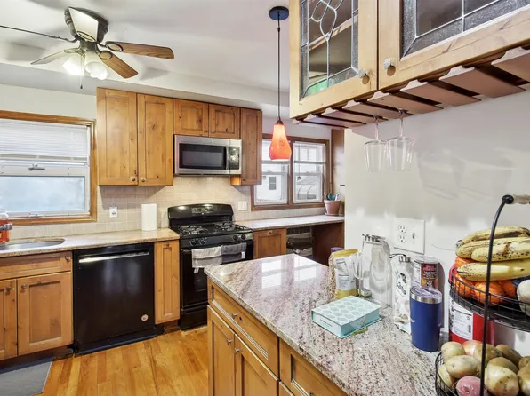 11 Elna Court image 3 of 30