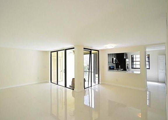 3rd image of 3571 Magellan Cir