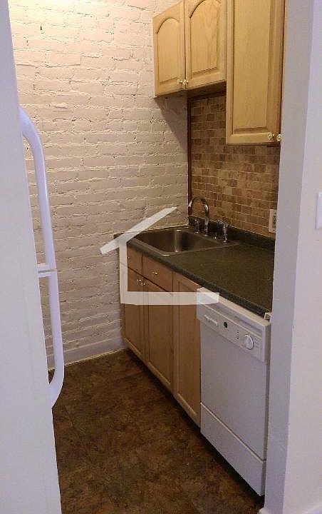 2nd image of 896 Huntington Ave APT 4S