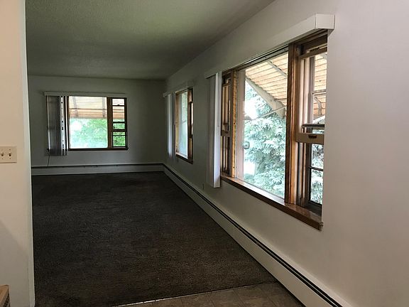 3rd image of 404 7th St S APT 9